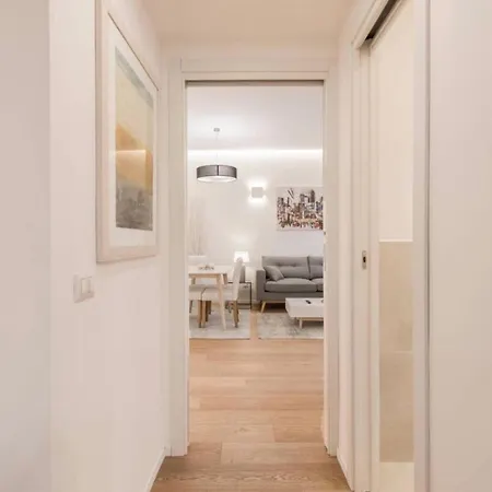 Lovely Flat In Piazza Morosini 아파트 *